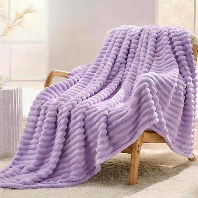 Light Purple Fleece Queen Size Blanket for Bed, 320GSM Super Soft Cozy Blanket for Home Decor, Perfect Cozy Gifts for Women Men Gifts, Lightweight All Season Bed Blanket, 90x90 Inches