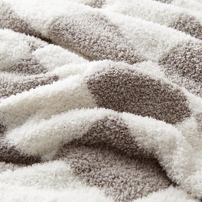 CozeCube Super Soft Fullfy Microfiber Reversible Knitted Blankets, Warm Cozy Fuzzy Plush Throw, Grey and White Checkered Throw Blanket for Couch Bed Sofa, 50" x 60"