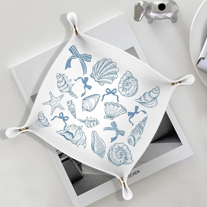 Coastal Preppy Beach Seashell Jewelry Valet Tray for Women, Beach Gifts PU Leather Catchall Beside Caddy Nightstand Organizer Tray for Jewelry Rings Watches Keys and Accessories, 7.87x7.87in