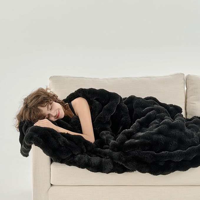 Wajade Fluffy Faux Fur Throw Blanket for Couch Bed 60x80, Luxury Soft Thick Fuzzy Plush Bubble Blanket, Warm Cozy Blanket for Sofa Chair, Black