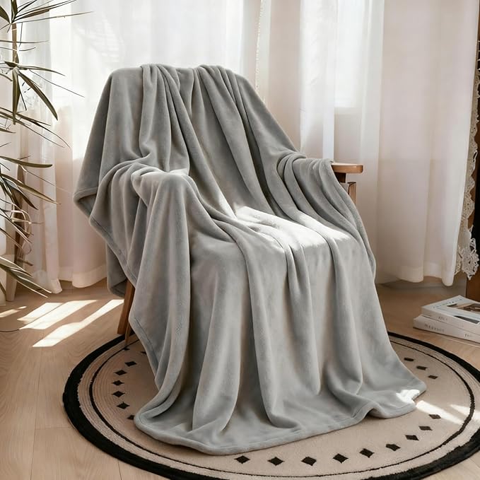 Throw Blanket for Couch, Flannel Fleece Blanket, Warm Plush Throw Blankets for Girls, Fuzzy Soft Blanket for Bed, Sofa, Travel, Camping, 50" X 60", Light Grey