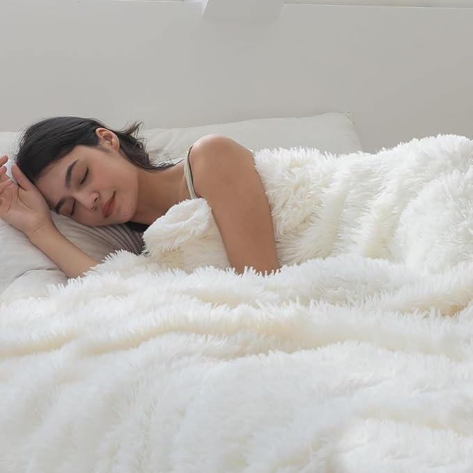 COOVA Ultra Soft Faux Fur Throw Blanket – Fuzzy Fluffy Cozy Microfiber Blankets, Warm Thick Plush Sherpa Fleece Throw Blanket for Couch,Bed,Sofa,Ideal Gift for Women.(Ivory White, 50"x60")