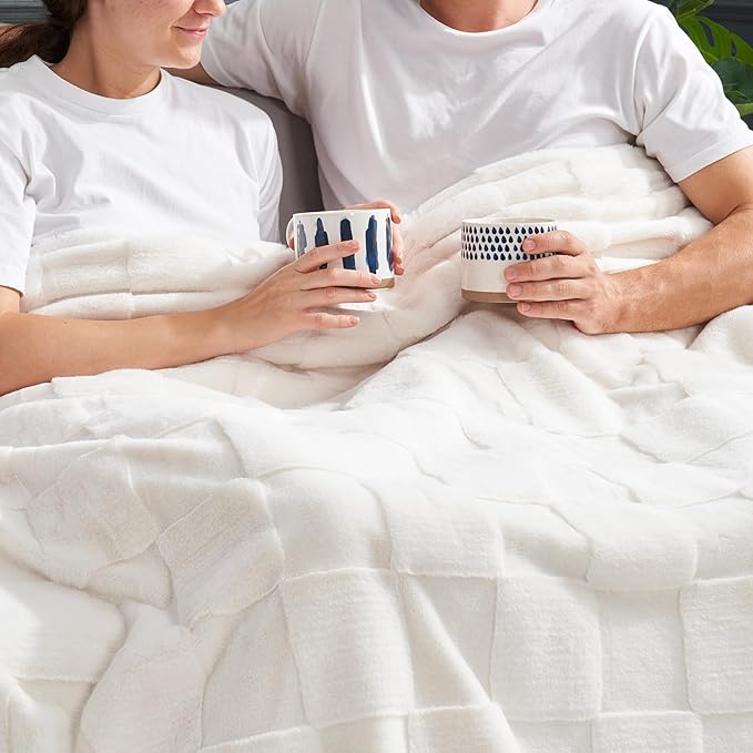 Cozy Bliss Checkered Faux Rabbit Fur Blanket Queen Size for Bed, Soft Fuzzy Blankets for Women Men, Large Furry Fleece Throw for Bedroom Decor (Ivory, 90'' x 90'')
