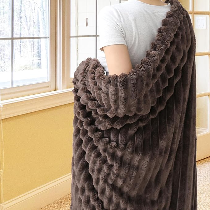Vessia Flannel Fleece Throw Blanket for Couch,Sofa,Bed, 300GSM Striped Brown Throw Blanket for Adults and Kids, Super Soft Warm Cozy Lightweight Home Decor for All-Season(50x70inch)