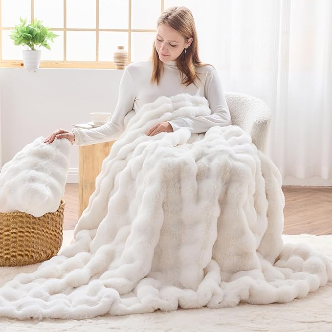 NEWCOSPLAY Faux Fur Twin Blanket Ivory Luxury Fluffy Thick Warm Bubble Blanket for Couch Sofa Bed 1000GSM (Ivory Bubble Thick, Twin(60"x80"))