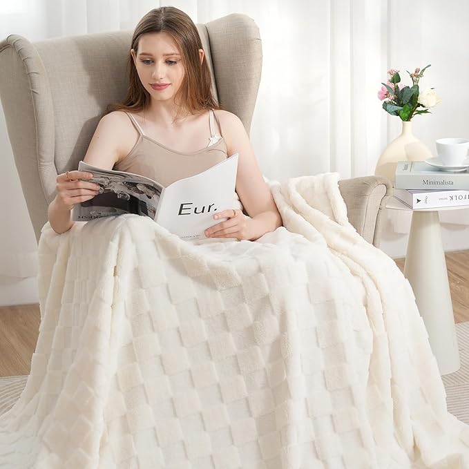 Zyrah White Fleece Twin for Couch Super Soft Twin Blanket 3D Checkered Design Lightweight Decorative Fuzzy Cozy Blankets for Sofa Chair Bed 60x80 Inches