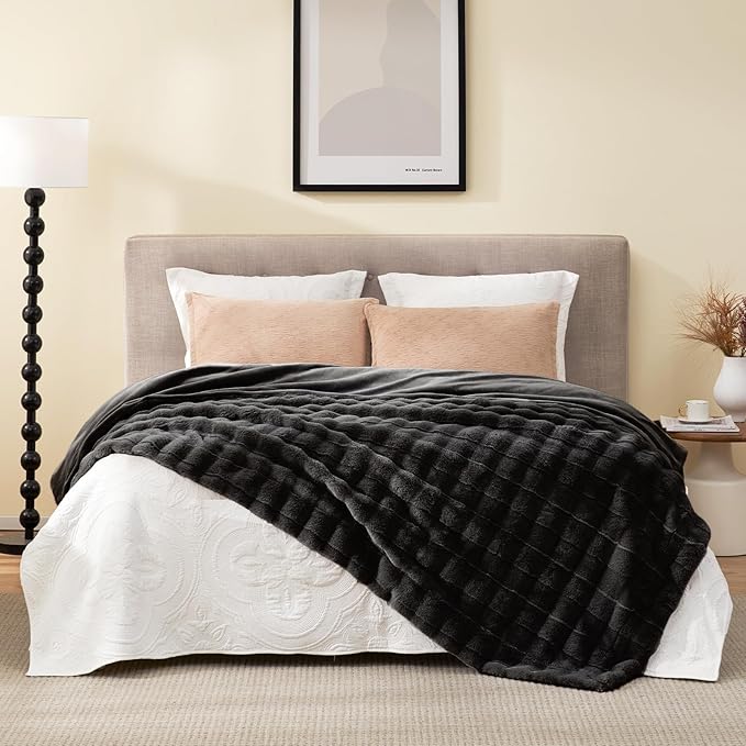 Cozy Bliss Fluffy Faux Fur Throw Blanket for Couch,Warm Cozy Soft Black Throw Blankets for Sofa Bed Living Room,50x60 Inches