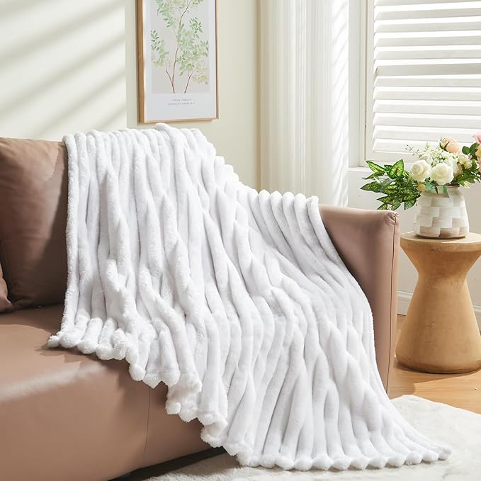 NEWCOSPLAY Super Soft Twin Blanket White Premium Silky Flannel Fleece 3D Ribbed Jacquard Lightweight Bed Blanket All Season Use (White Ribbed, Twin(60"x80"))