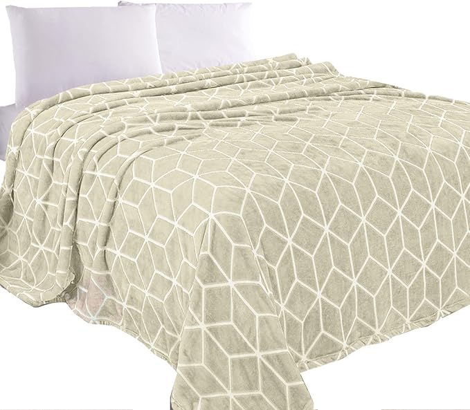 Elegant Comfort Luxury Velvety Feel Blanket, All-Season Lightweight Blanket, Ultra Plush, Soft, Cozy-Fuzzy Flannel Fleece for Couch, Sofa, Bed, Travel, Cube Design, King/California King, Cream