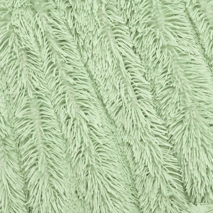 Ultra-Soft Plush Blanket – Luxurious Furry Throw for Bed, Sofa, or Couch – Cozy & Warm Quilt in Green (63x79 Inches)