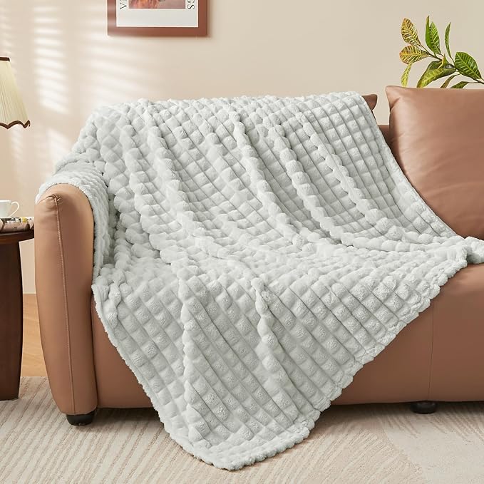 BEDELITE Light Grey Throw Blanket Twin Size for Bed- Super Soft and Warm 3D Checkered Fluffy Fuzzy Fleece Blanket, Luxurious Plush Cozy Blanket for Room Decor Fall and Winter, 60x80 inches