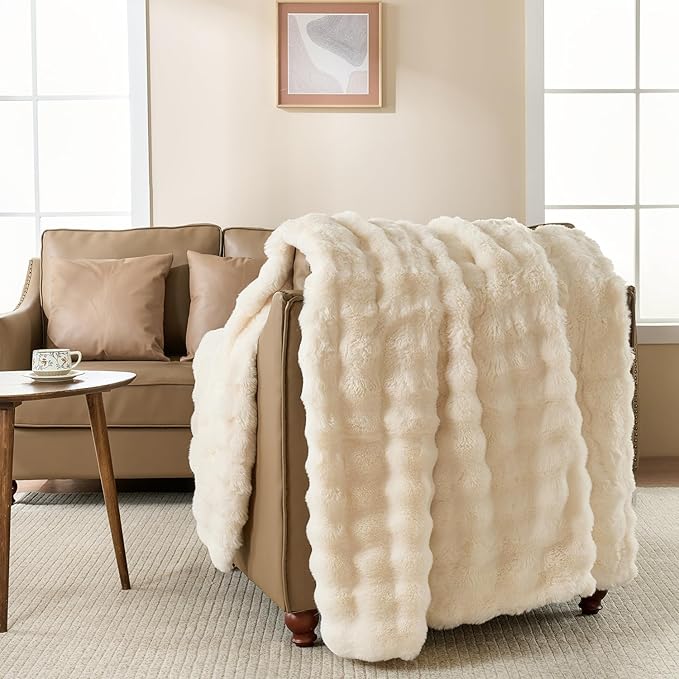 Wajade Fluffy Faux Fur Throw Blanket for Couch Bed 90x106, Luxury Soft Thick Fuzzy Plush Bubble Blanket, Warm Cozy Blanket for Sofa Chair, Ivory White