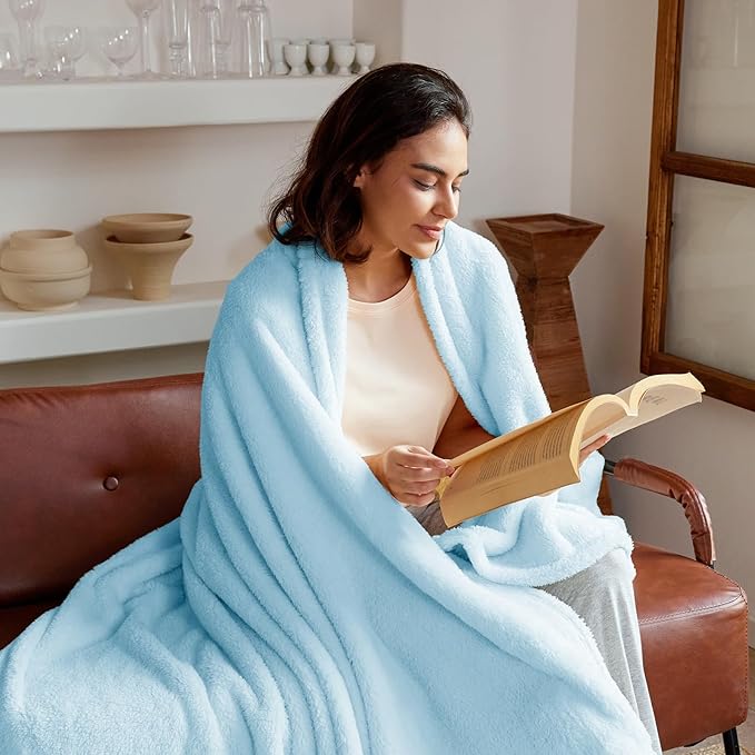 Exclusivo Mezcla King Size Blanket for Bed, Super Soft Velvet Plush Fleece Blankets, Fuzzy Cozy and Warm for Winter, 90x104 Inches, Light Blue