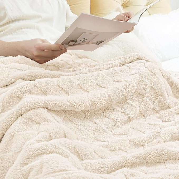 Exclusivo Mezcla Fleece Throw Blanket for Couch,Super Soft and Warm Lightweight Checkered Pattern Blankets for All Seasons, 50x60 Inches, Ivory