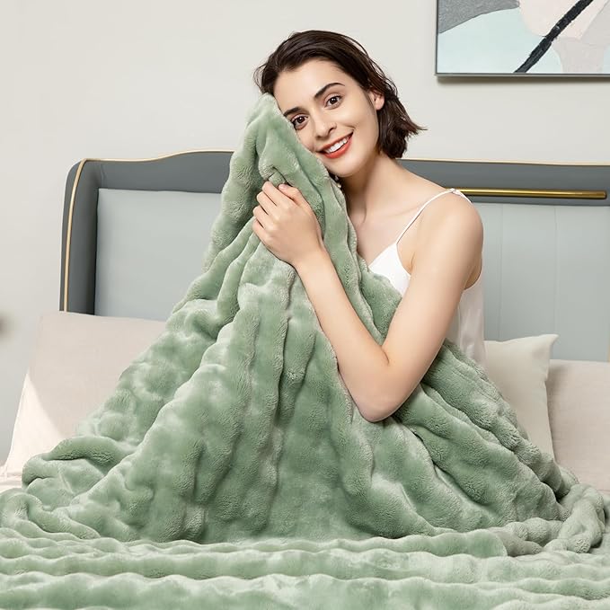 Comelady Fleece Blanket King Size,3D Bubble Warm Fluffy Blanket for Bed Couch Sofa Room Decor-Lightweight Cozy Fuzzy Throw for All Seasons(Sage Green,90"×108")