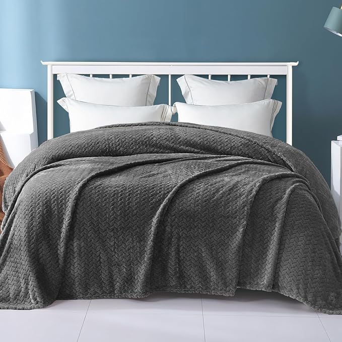 Exclusivo Mezcla Fleece Twin Size Blanket for Bed, 60x80 Inches Soft Cozy Jacquard Flannel Blankets, Lightweight Fuzzy Plush Warm for Women, Dark Grey
