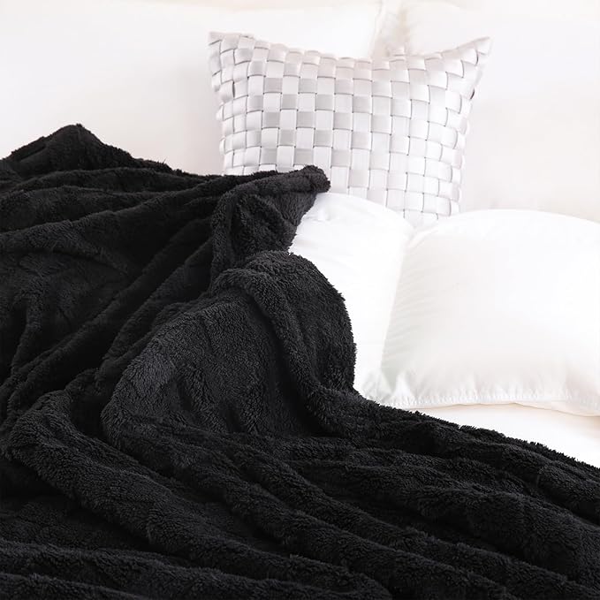 Black Fleece Throw Blanket 50”×70” for Couch Sofa Bed,Super Soft Cozy Plush Microfiber Flannel Blanket with 3D Checkered Design Lightweight for Adults,Woman,Girls