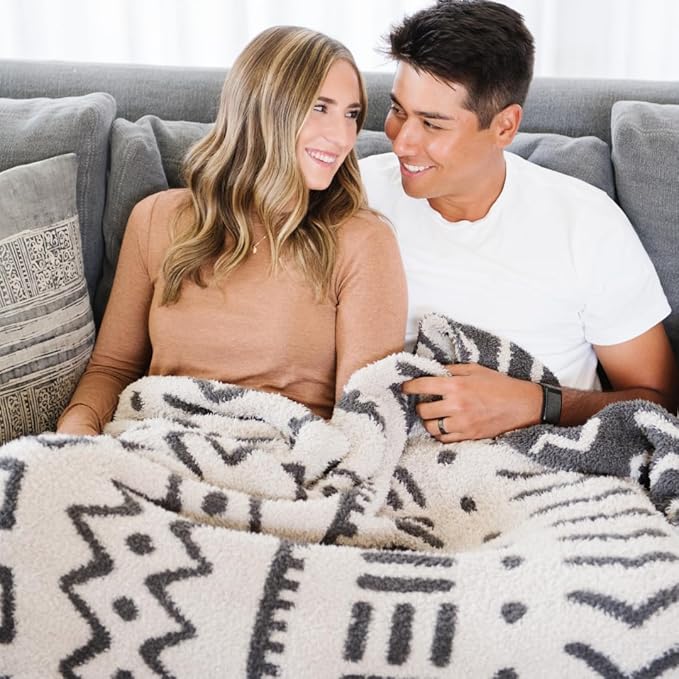 SARANONI Throw Blanket | Breathable Double Layer Soft, Plush Decorative Comfy Blankets for Couch or Bed | Cream and Black, Mudcloth - 50” x 60”