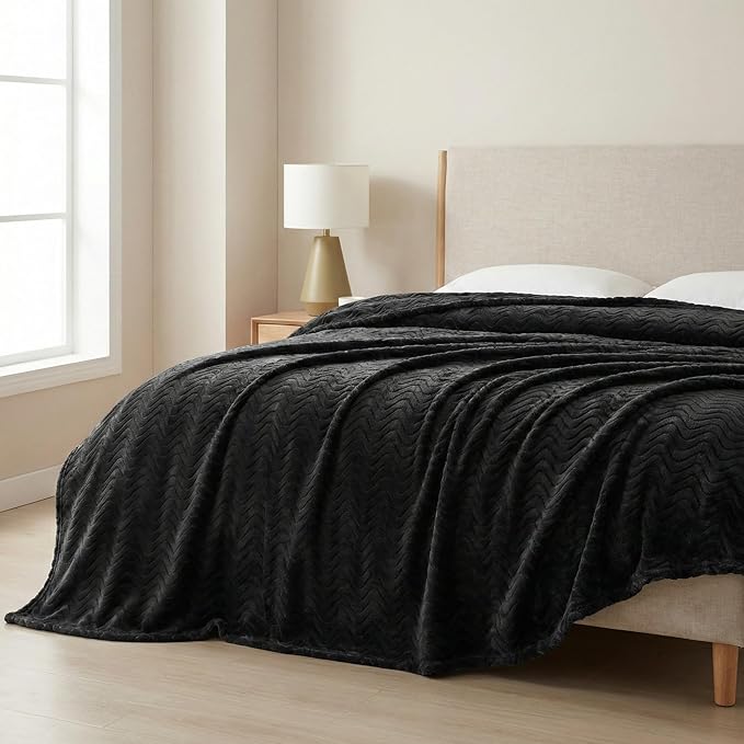 Exclusivo Mezcla Queen Blanket for Bed, Cozy Lightweight Fleece Blankets for All Season, Decorative Giftable Fuzzy Plush Wave Textured Suitable for Women, Men, Black, 90x90 Inches