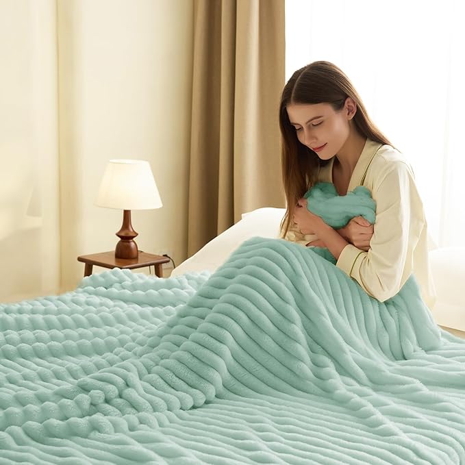 Soft Sage Green King Size Blanket for Bed - Cozy Bedding Fleece Blanket for women, Large Lightweight Sofa Couch Cover Bed Blankets for Her Him, Spring Home Room Decor, Sage Green, 108x90 Inches