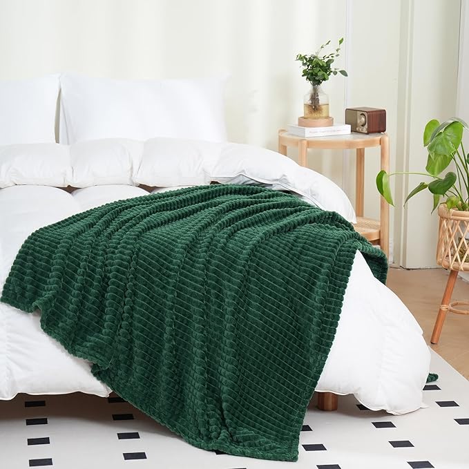 Puncuntex Flannel Fleece Throw Blanket Dark Green 108"×90",Super Soft Plush Cozy Blanket with Square Grid Design Luxury for Couch Sofa Chair