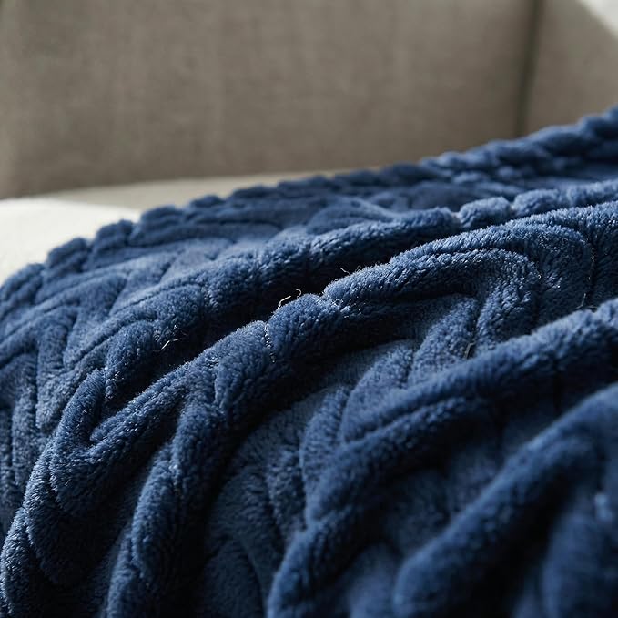 Exclusivo Mezcla Soft Fleece Blanket King Size, Cozy Lightweight Blankets with Decorative Wave Textured Suitable for All Season Use, Navy Blue, 90x104 Inches