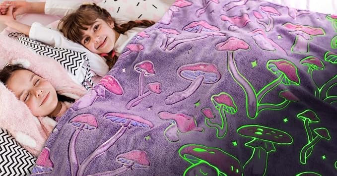 Glow in The Dark Cute Mushroom Throw Blanket Mushroom Blankets for Adult Girls Decor Soft Fleece Blanket Twin for Kids Bed Couch Kids Birthday