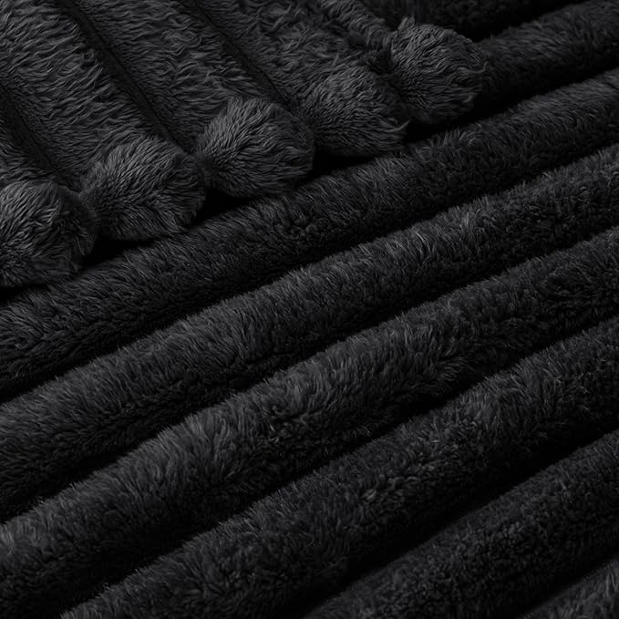 Exclusivo Mezcla Fleece Throw Blanket for Couch, Super Soft Striped Jacquard Bed Blanket, Lightweight Fuzzy Cozy for All Seasons, 50x60 Inches, Black