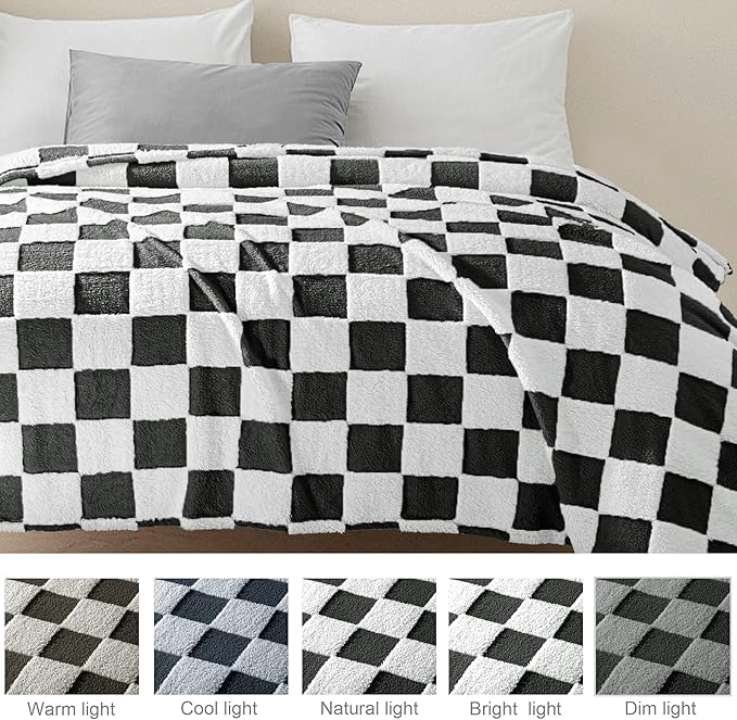 Exclusivo Mezcla Fleece Blanket Queen, Cozy Lightweight Fuzzy Checkered Blanket for Bed, Suitable for All Seasons, Black, 90" x 90"