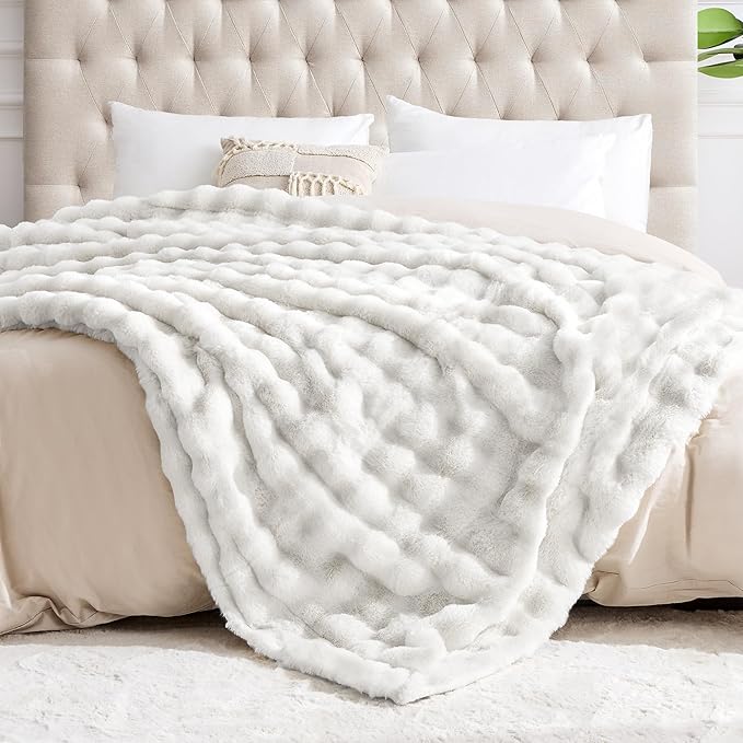Luxury 1000GSM Faux Rabbit Fur Throw Blanket, Super Heavy Warm Cozy Blankets for Couch Bed Sofa, Bubble Plush Fuzzy Elegant Soft Reversible Mink Blanket for Living Room Bedroom, White
