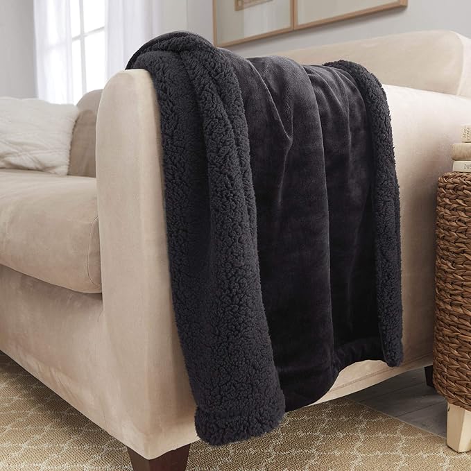 Genteele Sherpa Throw Blanket Super Soft Reversible Ultra Luxurious Plush Blanket, 40 x 50 inches, Black/Black