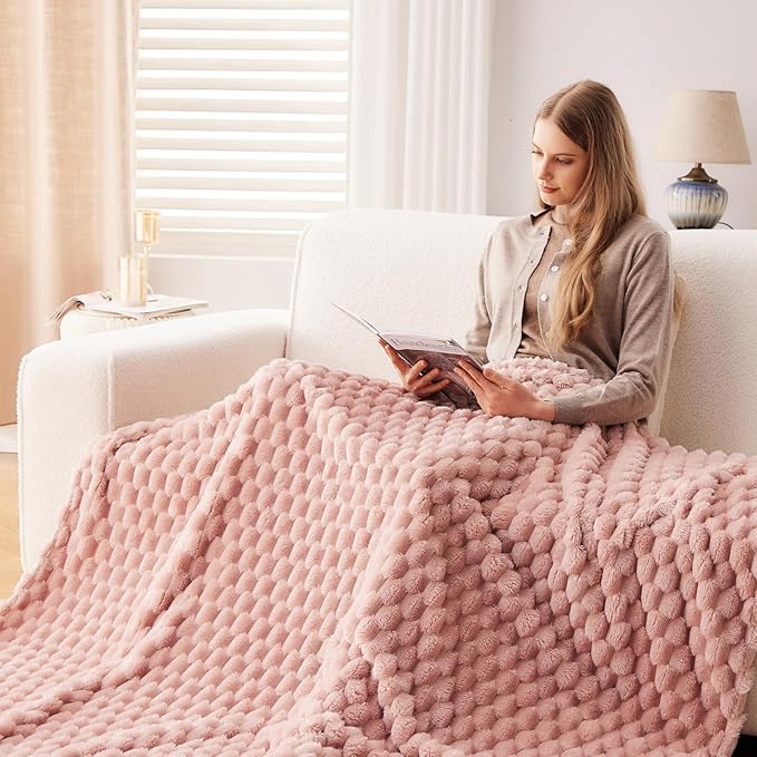 NEWCOSPLAY Super Soft Throw Blanket Pink Premium Silky Flannel Fleece 3D Clouds Stylish Jacquard Lightweight Bed Blanket All Season Use 350GSM (Pink, Throw(50"x60"))