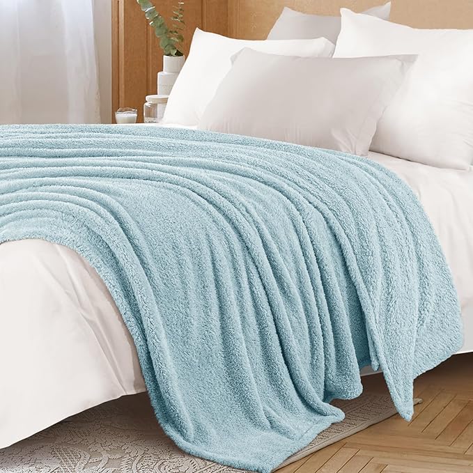 Exclusivo Mezcla Fleece King Size Bed Blanket, Ultra Soft, Lightweight and Fuzzy Stone Blue Blanket for Women, Home Decor, 90x104 Inches