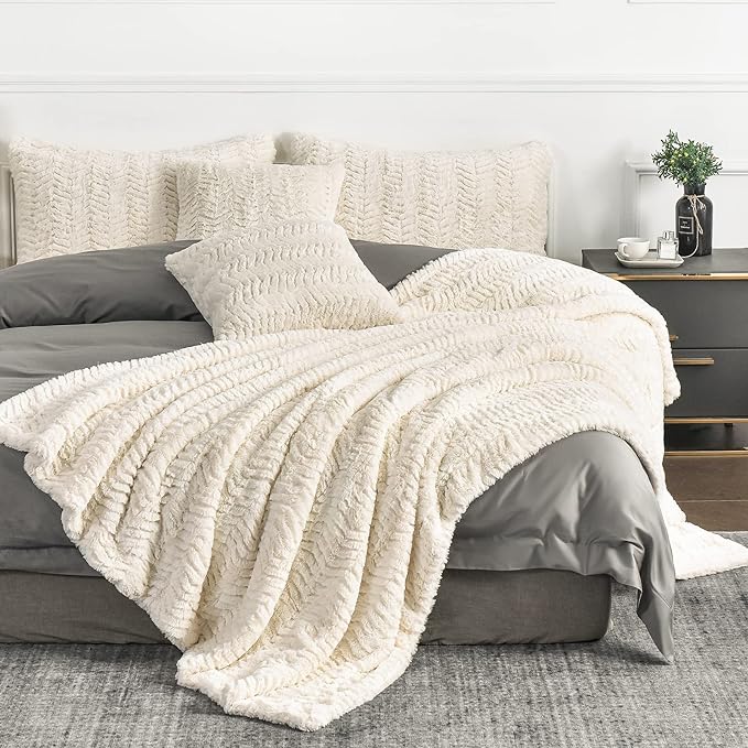 YUSOKI Luxury Faux Fur Throw Blanket(Without Pillows) 2 Layers,3lb,All Ages,Home Decoration, (Ivory,50" x 63")