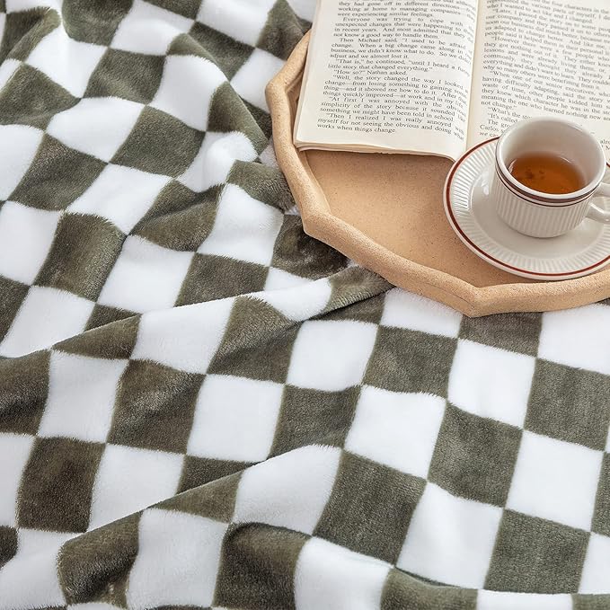 LOMAO Throw Blankets Flannel Blanket with Checkerboard Grid Pattern Soft Throw Blanket for Couch, Bed, Sofa Luxurious Warm and Cozy for All Seasons (Dark Olive, 40"x60")