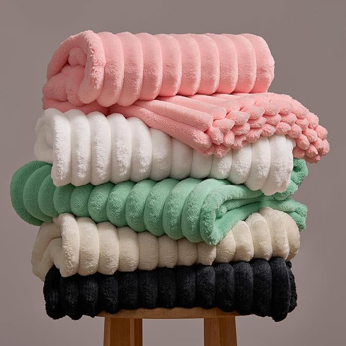 Joiedomi Twin Blanket for Bed, Soft & Warm Black Fleece Blankets Gifts for Women Men Mom, Cozy Cute Soft Throw 60x80 Inches