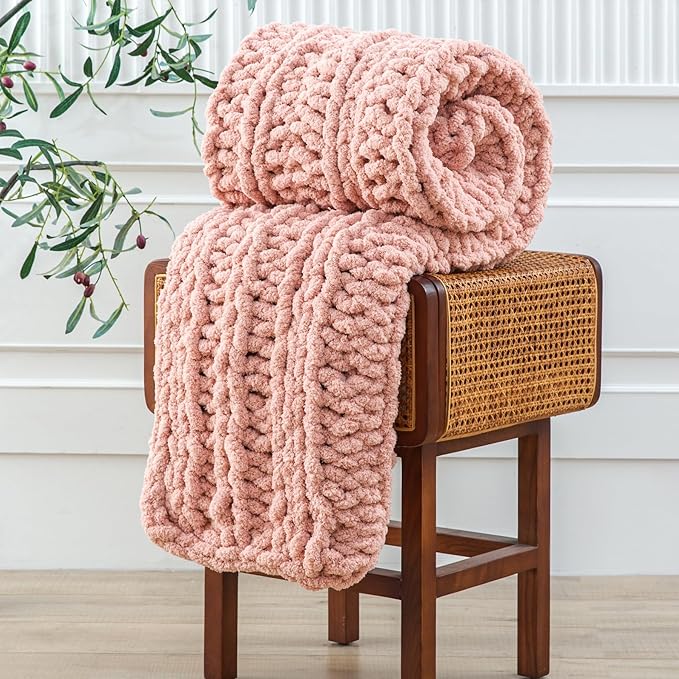 WESHIONGOO Chunky Knit Blanket Throw 40"×60" Knitted Throw Blankets for Couch Bed Fluffy Soft Blanket with Jumbo Chenille Yarn Thick 100% Handmade(Pink, Medium Size Throw)