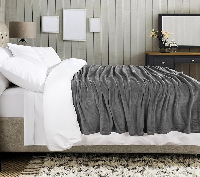 Utopia Bedding Grey Fleece Blanket Twin Size Lightweight Fuzzy Soft Anti-Static Microfiber Bed Blanket (60x80 Inch)