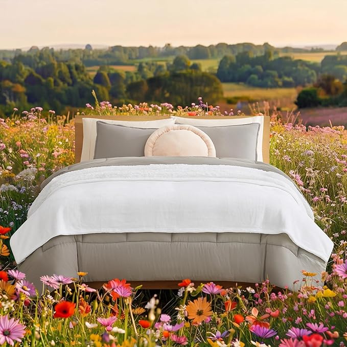 UGG Nita Full/Queen Blanket, Cozy Soft Queen Bedding, Plush Fleece Blanket for Bed, Extra Large Throw for Couch, Luxury Bedroom Decor, 90-inch x 90-inch, White Snow