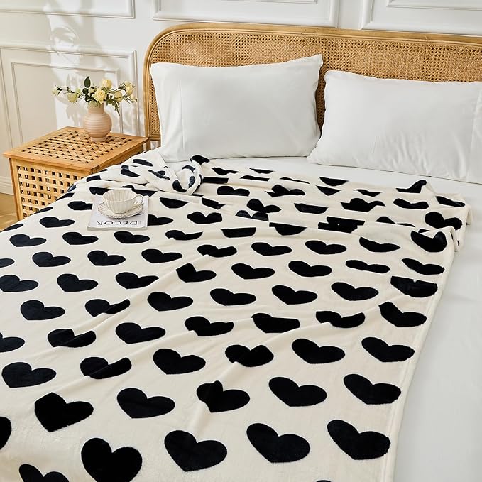 FY FIBER HOUSE Heart Flannel Throw Blanket Soft Cozy Blankets for Lover Gifts All Season Use, 60x80 Inches, Black White