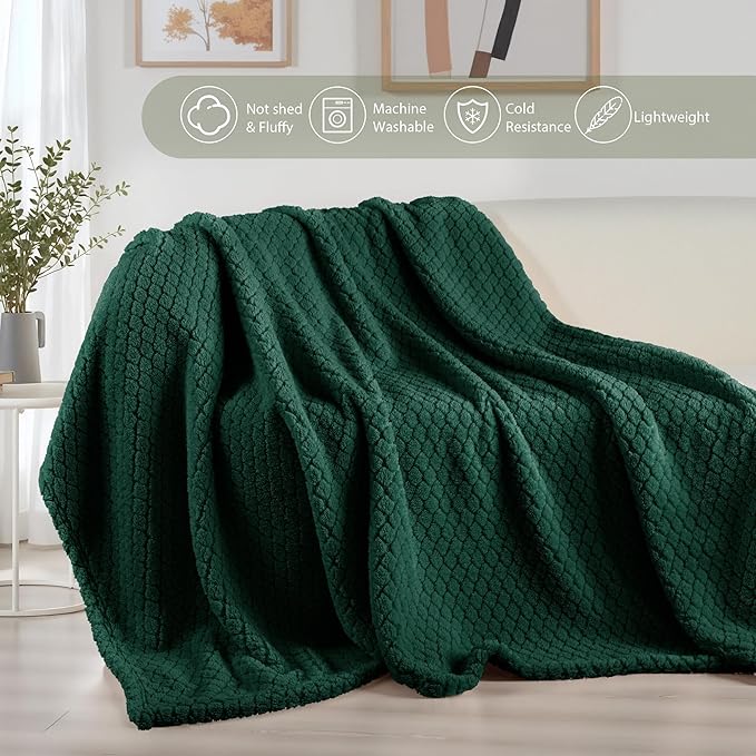 Exclusivo Mezcla King Size Fleece Blanket for Bed, Extra Soft Warm Decorative Fuzzy Blanket for Women, Lightweight Cozy Bedding Blankets, 90x104 Inches, Forest Green
