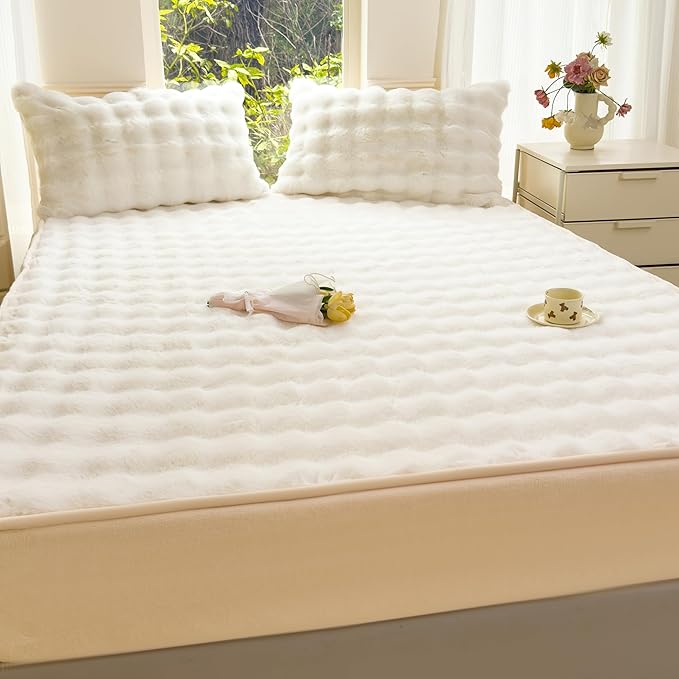 H&D Bedding Queen Sheet Set – 3 Piece Bed Sheets for Queen Size Bed, Luxury Soft and Breathable Faux Fur, Includes 1 Comfy Bubble Sheet, and 2 Pillowcases (Ivory, 3-Piece Set)