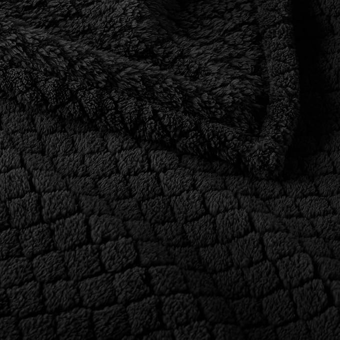 Exclusivo Mezcla Twin Size Fleece Blanket for Bed, Extra Soft Warm Decorative Fuzzy Blanket for Women, Lightweight Cozy Bedding Blankets, 60x80 Inches, Black
