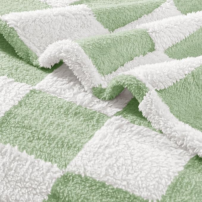 Exclusivo Mezcla Checkered Throw Blanket, Super Soft and Warm Fluffy Fleece Blanket for Couch, Sofa, Bed, Cute Plaid Pattern, Sage Green, 50" x 60"