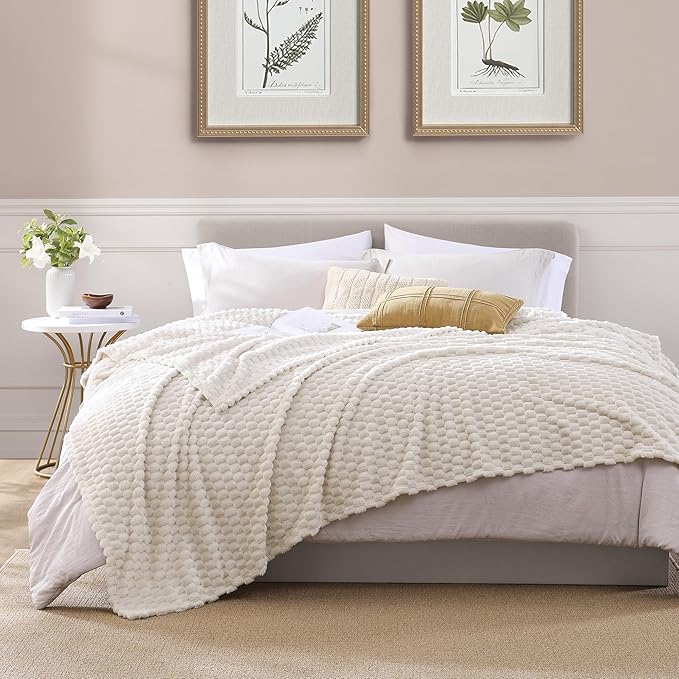 Monbix Ivory Fleece Throw Blanket for Couch- Room Decor Soft Cozy Blankets for Women, Lightweight Fleece Flannel Bed Blanket Suitable for All Seasons(50"×60",Ivory)