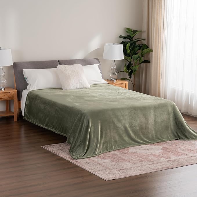 Berkshire Blanket Classic Velvetloft® Solid Blanket Twin Size, Lightweight Cozy Flannel Plush Blanket for Bed and Couch,Dark Sage,60×92 Inches