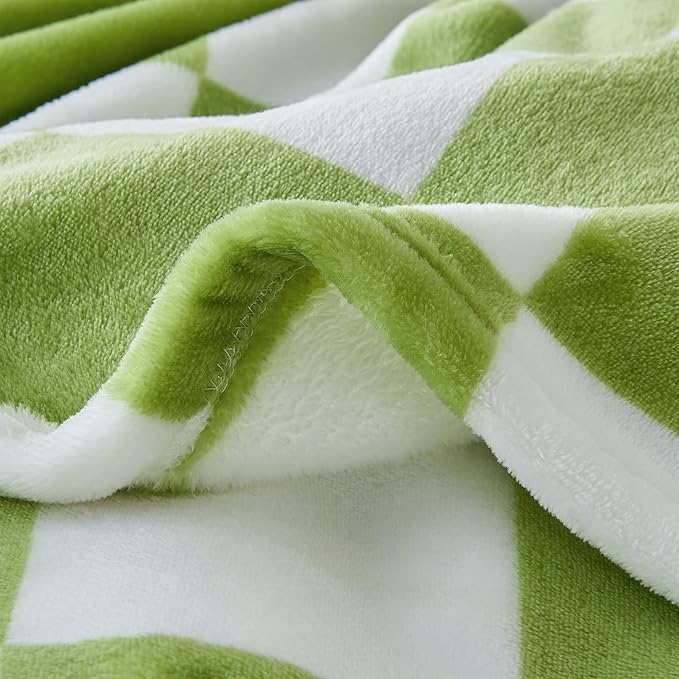 BEDELITE Checkered Twin Blanket for Couch Bed, Soft & Cozy Fleece Flannel Blanket with Checkerboard Grid Home Decor, Checkered Green, 60x80 Inches