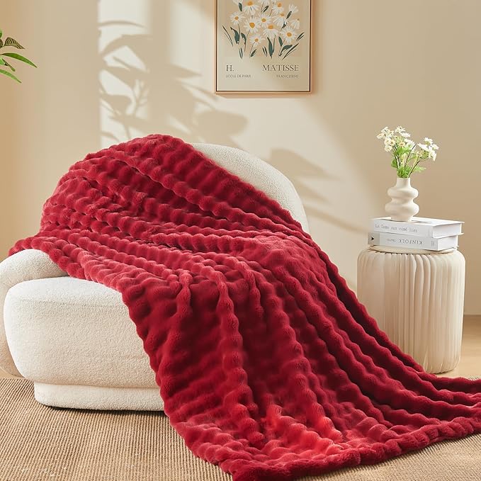 NEWCOSPLAY Faux Fur Twin Blanket Red Bubble Blanket Thick Warm Soft for Couch Sofa Bed 550GSM (Red, Twin(60"x80"))