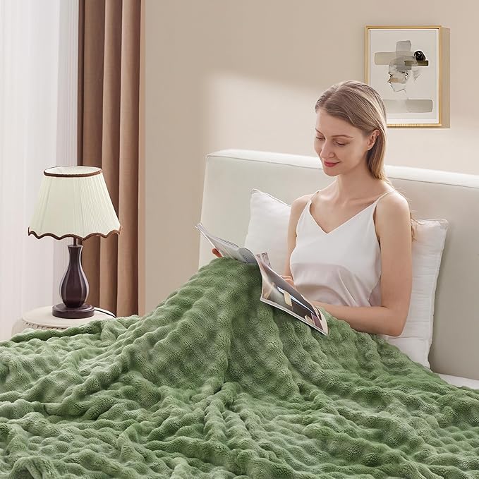 3D Bubble Plush Blanket Textured Fleece Throw Soft Warm Cozy Blanket Couch Bed Throw Green 50x60 Inches
