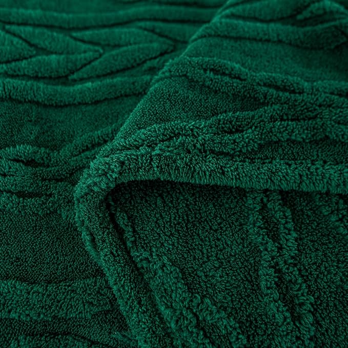 YUSOKI Twin XL Blanket Single Layer,Weight(3.1lb),370GMS-3D Stylish Design for Gift Home Decor (Forest Green,65"x90")